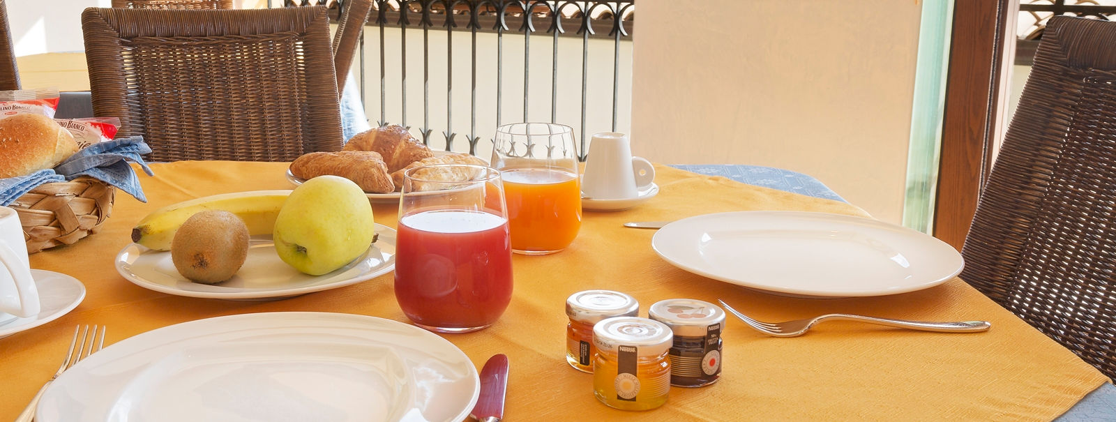 colazione-cover-bis-hotel-clelia.jpg